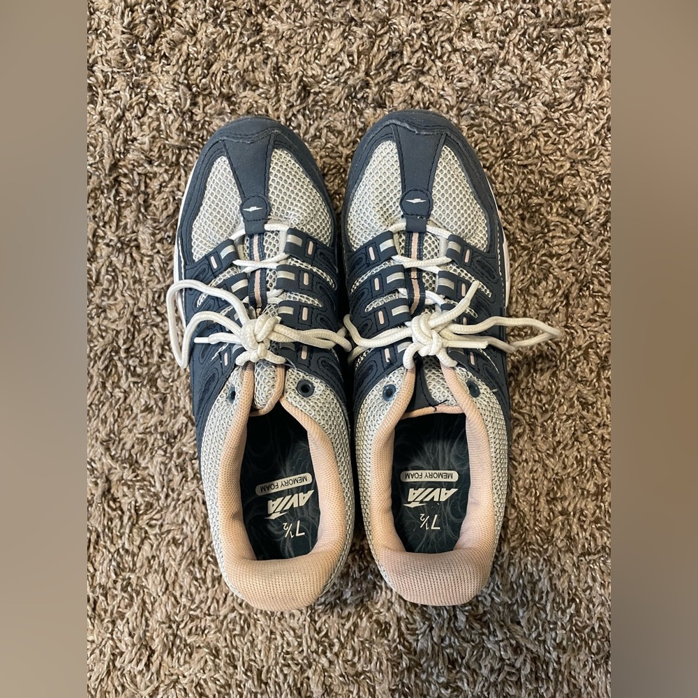 Avia running/walking shoes
